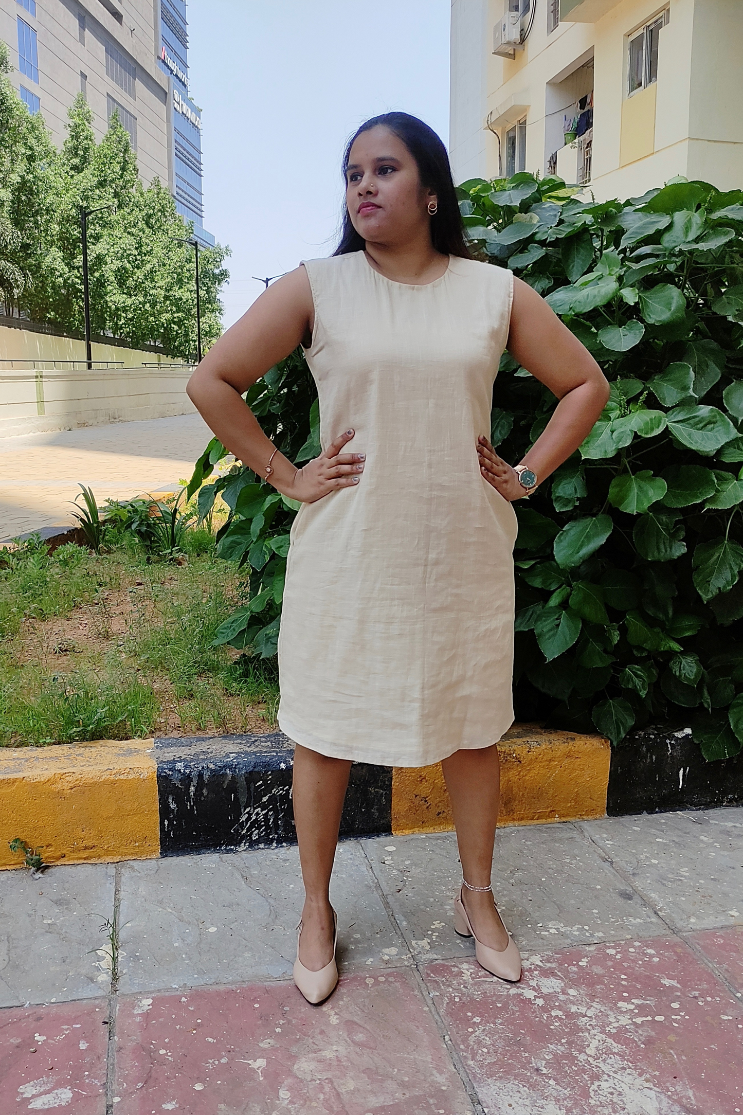 Shift dress with detachable collar
