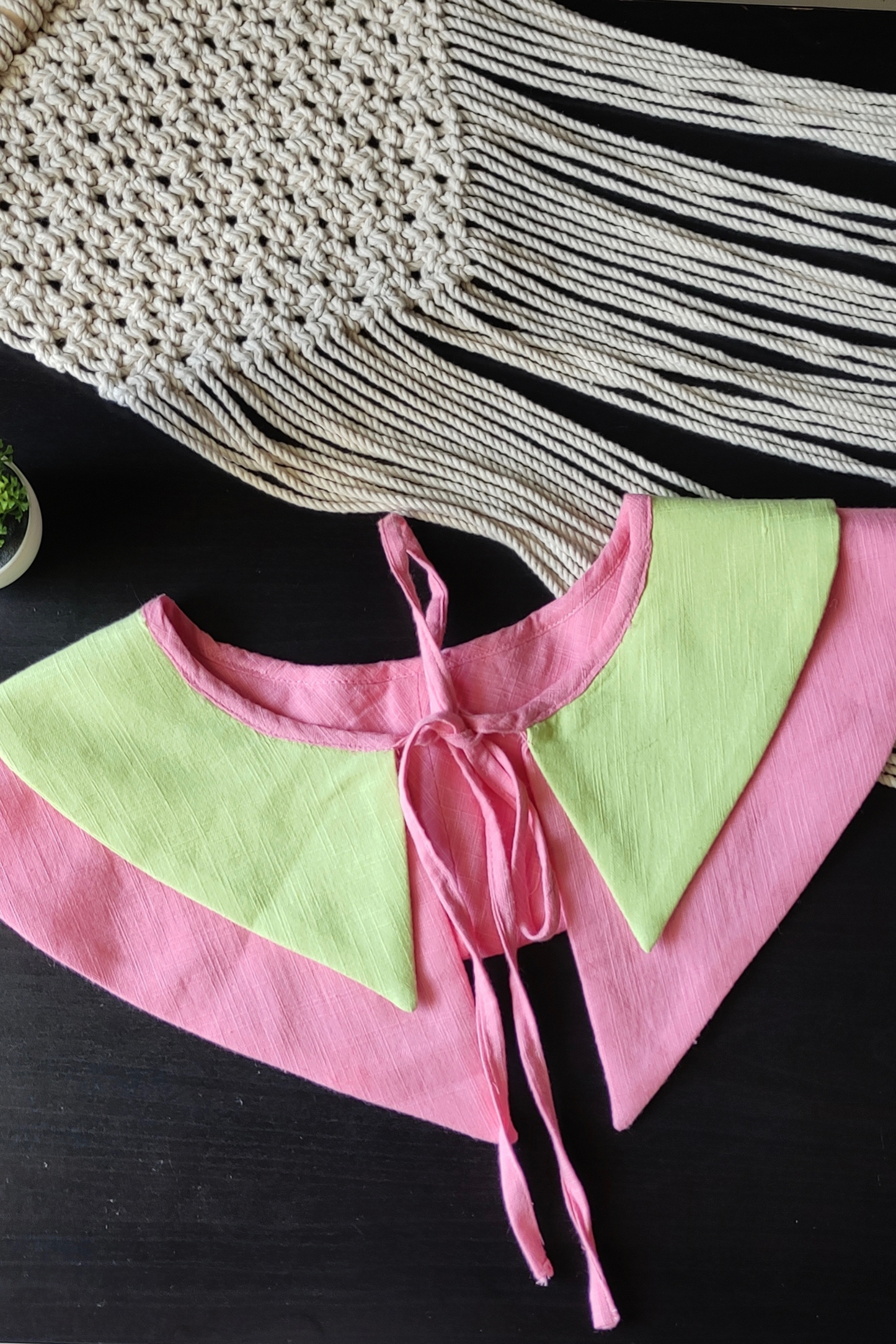 Shift dress with detachable collar