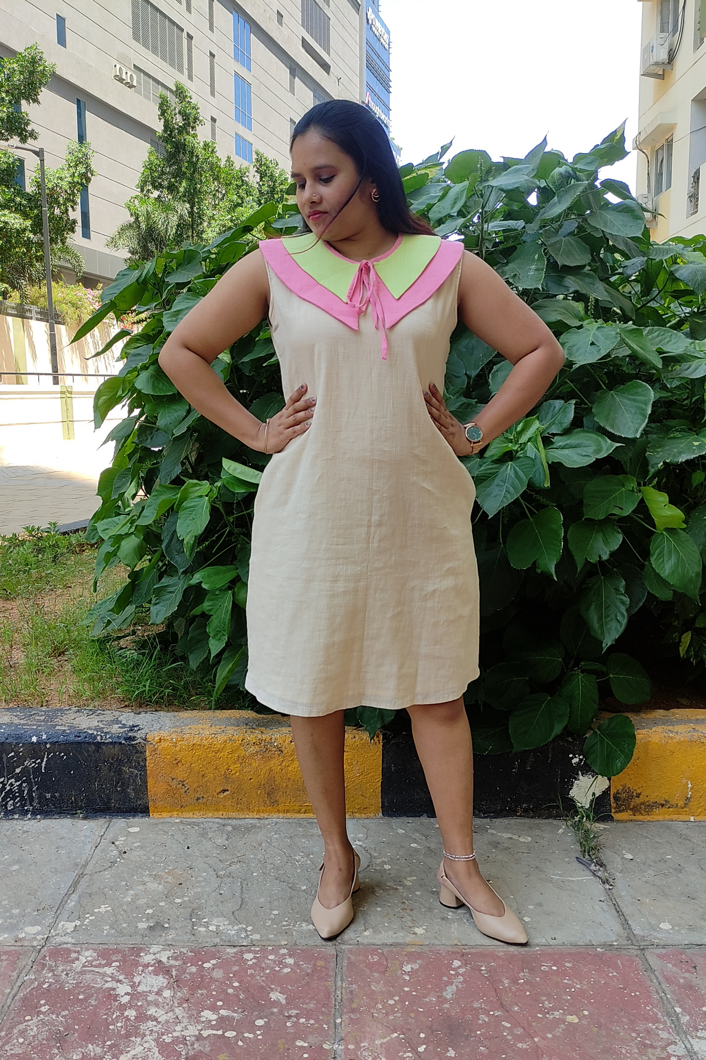 Shift dress with detachable collar