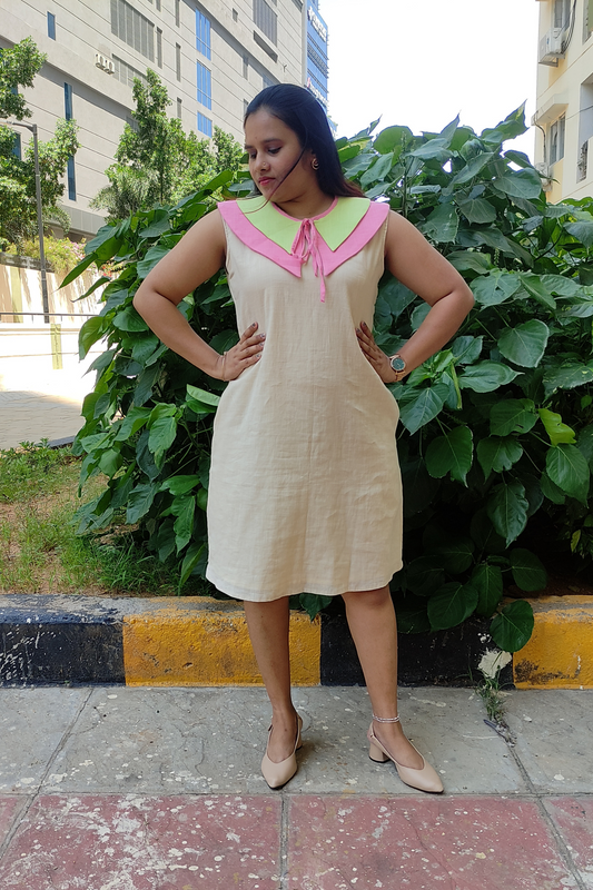 Shift dress with detachable collar